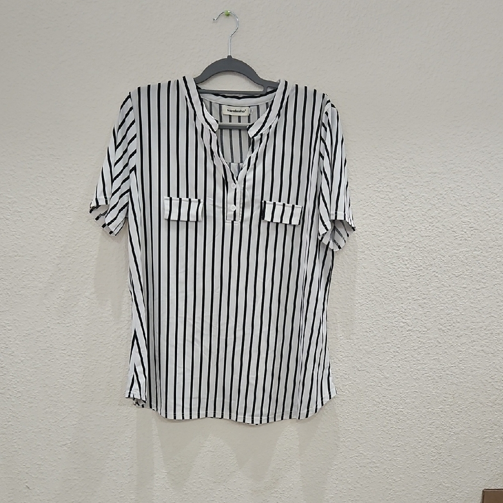 Nandashe Black and White Striped Short Sleeve V-neck Blouse XXL